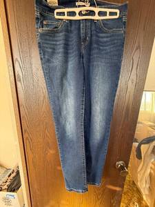 lot 455C image: Levis Premium Boyfriend Jeans - Size 28
