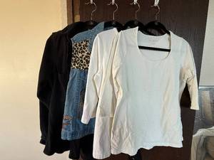 lot 471C image: Dress Barn, Montage Tops (Lot of 4)