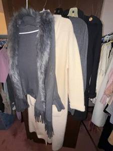 lot 479C image: 4-Piece Sweaters Lot - CHAPS Ralph Lauren, Apt 9, Jillian Jones & Unbranded (Lot of 4)