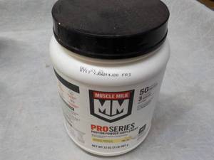 lot 25 image: 32 oz Pro Series Muscle Milk Protei...