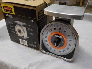 lot 33 image: Rubbermaid Pelouze Scale...