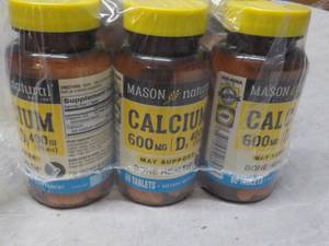 lot 35 image: 12 bottles Calcium Vitamin D Mason ...
