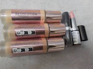 lot 84 image: 3 Revolution Conceal and Define and...