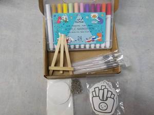 lot 111 image: Pen Peak Acrylic Marker Pen Paintin...