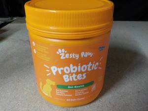 lot 183 image: 90 Zesty Paws Probiotic Bites...