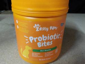 lot 184 image: 90 Zesty Paws Probiotic Bites...