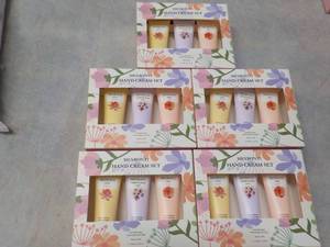 lot 200 image: 5 Meyronti Hand Cream Sets...