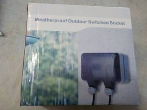 lot 202 image: Weatherproof Outdoor Switched Socke...