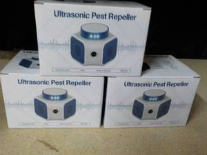 lot 227 image: 3 Ultrasonic Pest Pepeller...