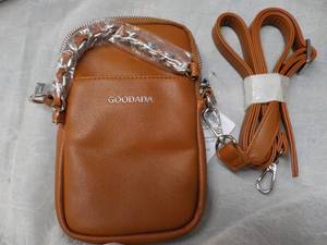 lot 237 image: Goodada Purse 5 x 8...