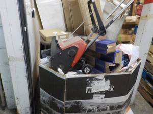 lot 283 image: Pallet of Overstock and Unclaimed...