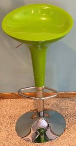 lot 9 image: Lime Green BarSalon Stool - Chrome Pedestal Base, Gas Lift Adjustable Height, Swivel