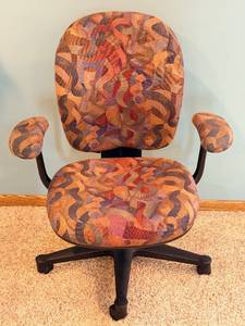 lot 12 image: Office Chair - Colorful Abstract Fabric, 5-Star Base, Armrests, Height Adjustable