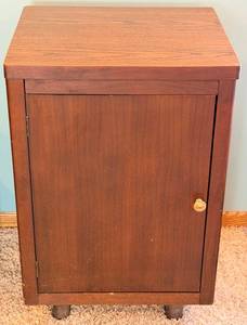 lot 24 image: Cabinet - Vintage Dark Wooden Style Single Door & Pull-Out Drawer