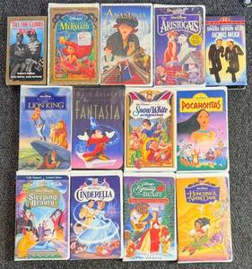 lot 42 image: Disney Masterpiece VHS Collection - Snow White, Cinderella, Sleeping Beauty, Fantasia, The Lion King