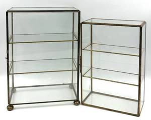 lot 71 image: Pair of Vintage Brass Glass Display Cabinets - 3-Shelf