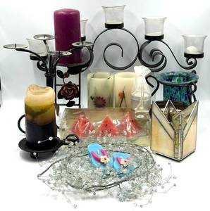lot 92 image: Variety of Candle Decor Items