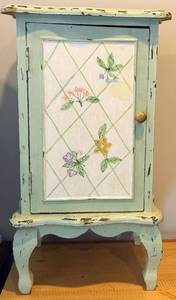 lot 95 image: Vintage Hand Painted Wood Cabinet  - Distressed Blue Finish & Lattice Door