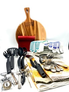 lot 115 image: Home Furniture Round Cutting Board with Handle & Utensils Set & Plates & Towels