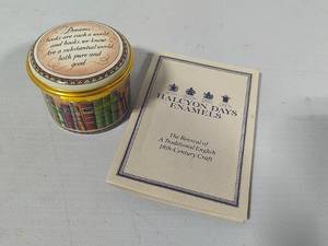 lot 10 image: Halcyon Days Enamels Trinket Box