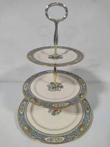 lot 28 image: Lenox Autumn 3-Tier Serving Stand
