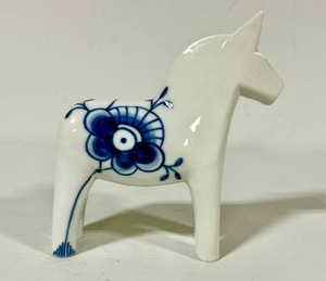 lot 1 image: RARE Royal Copenhagen Dala Porcelain Horse Figurine #570