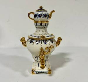 lot 30 image: Vintage Gzhel Decorative Porcelain Gold Blue Samovar Topped with Teapot