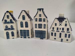 lot 45 image: Blue Delft Houses Exclusively Made for KLM by Bols