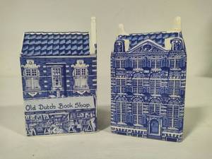 lot 48 image: Delft Hand Painted Miniature ShopHouse