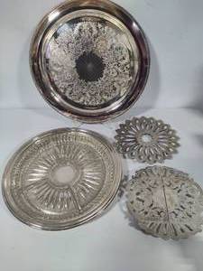 lot 68 image: Silver Plated Serving & Accessory Pieces