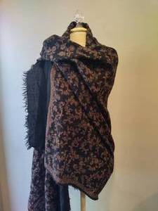 lot 85 image: Woolmark Pure Australian Merino Wool Shawl