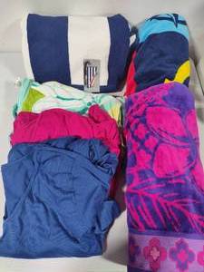 lot 93 image: Lot of Beach Gear - TowelsCoverups