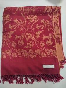 lot 84 image: Restoration Hardware 100% Wool Floral Table Cloth