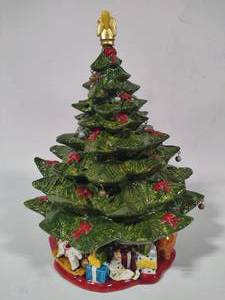 lot 104 image: Villeroy & Boch Christmas Toys Holiday Tree Music Box