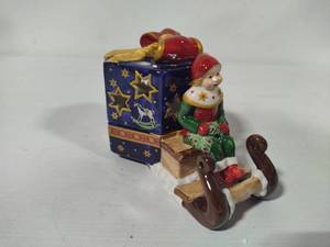 lot 117 image: Villeroy & Boch Christmas Lights - Sleigh with Gnome