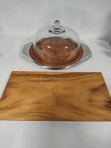 lot 140 image: Wood CheeseCharcuterie Trays