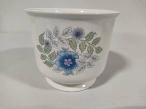 lot 155 image: Wedgewood Planter