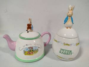 lot 157 image: Teleflora Peter Rabbit Easter Collectibles