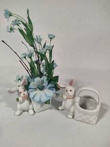 lot 165 image: Fitz & Floyd Easter Bunny Small Planters
