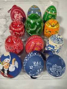 lot 166 image: Assortment of Hand Painted EggsOrnaments