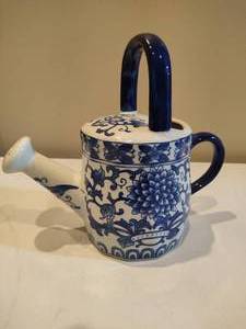 lot 180 image: La Dolce Vita Blue Scroll Collection Watering Can