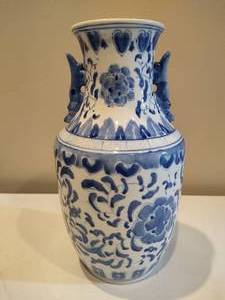 lot 181 image: Blue & White Ceramic Two Handled Vase