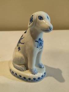 lot 189 image: Royal Delft Hand Painted Dog