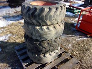 lot 29 image: 4 Skidsteer Tires & Rims