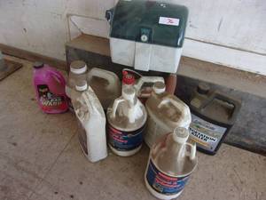 lot 76 image: Lot of Yard Chemicals