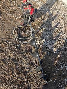 lot 66 image: Strikemaster 12Volt 8 Ice Auger (Works)