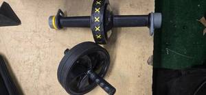 lot 10 image: Ab Wheels (USED)