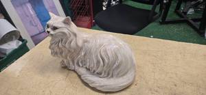 lot 38 image: Huge and beautiful ceramic Cat Miniature (Made in 1980)