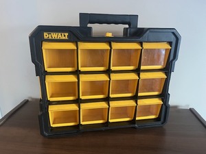 lot 20 image: Dewalt 12 Drawer Organizer