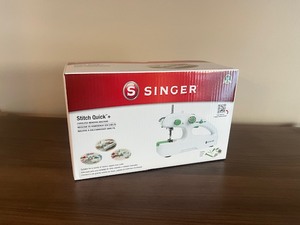 lot 17 image: Singer Stitch Quick